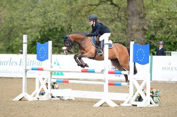 Lorena Lamb wins the Style Prize at the Winter Pony Finals